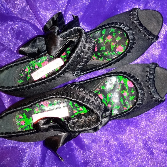 ✨ HOST PICK ✨ Pink Bottoms Betsey Johnson Black Satin Peep Toe Stiletto Heels - Picture 5 of 9